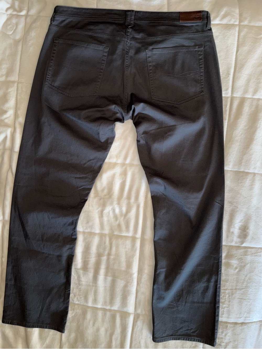Rodd & Gunn Straight Leg Jeans. Size 40 x 32 - Picture 2 of 13